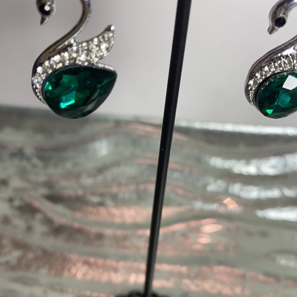 SWAN - Silver Earrings Pierced - Picture 4 of 5